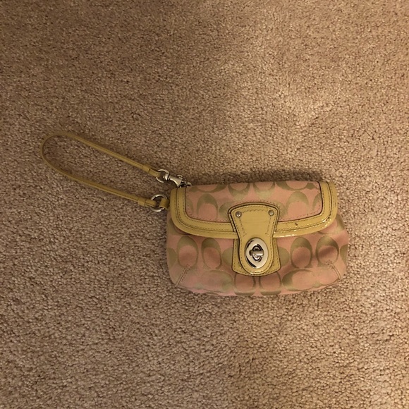 Coach wrsitlet - Picture 1 of 2